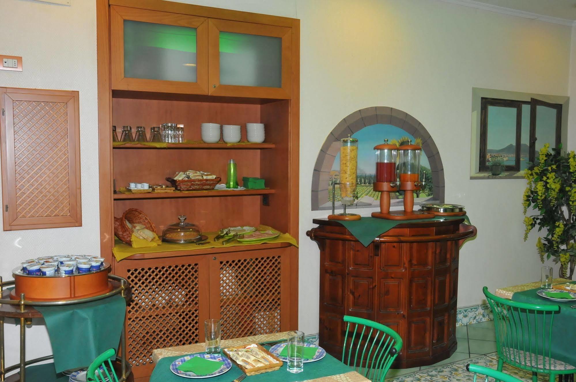 Hotel Potenza Nápoly Kültér fotó